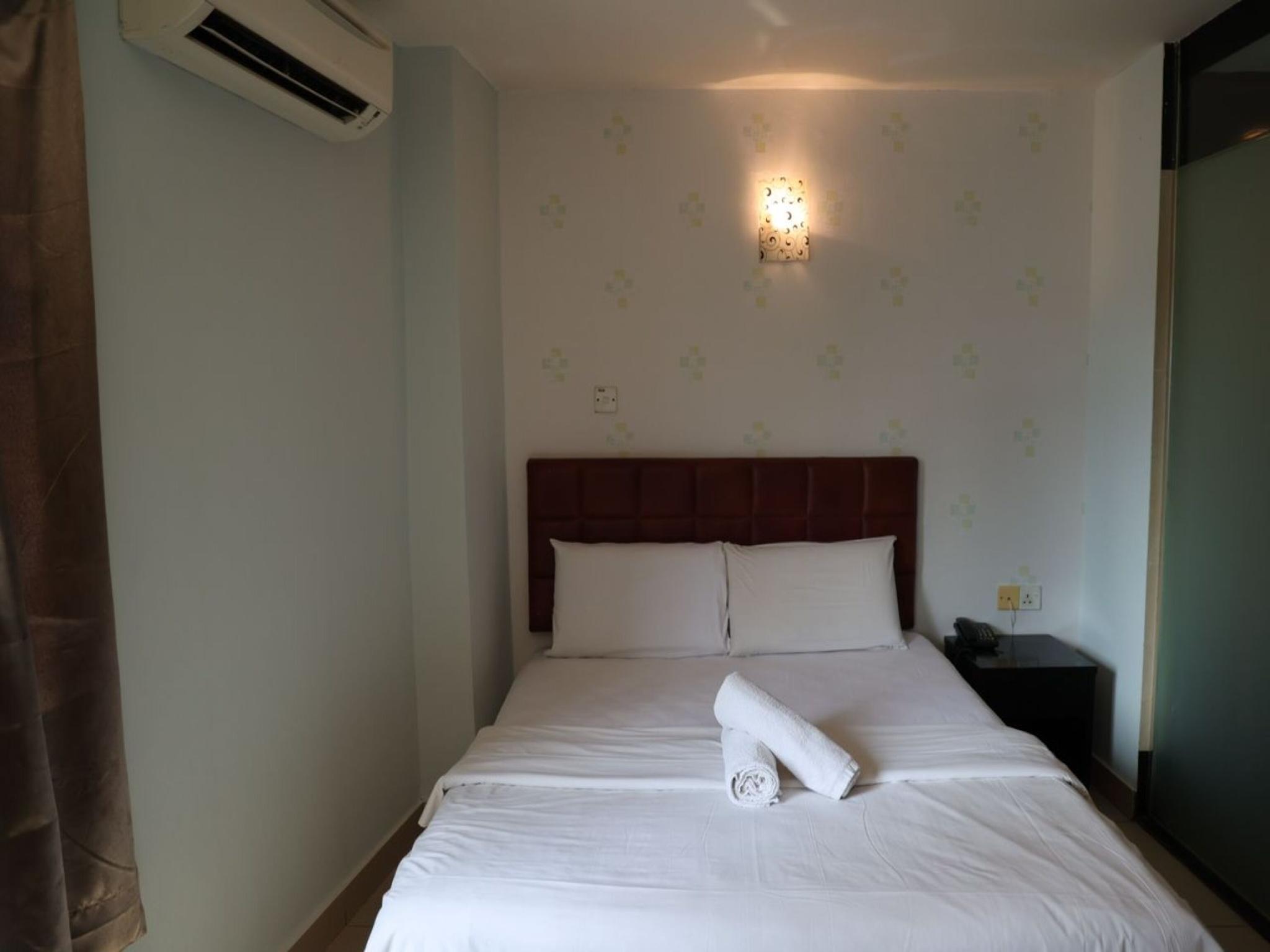 DELUXE, DOUBLE BED