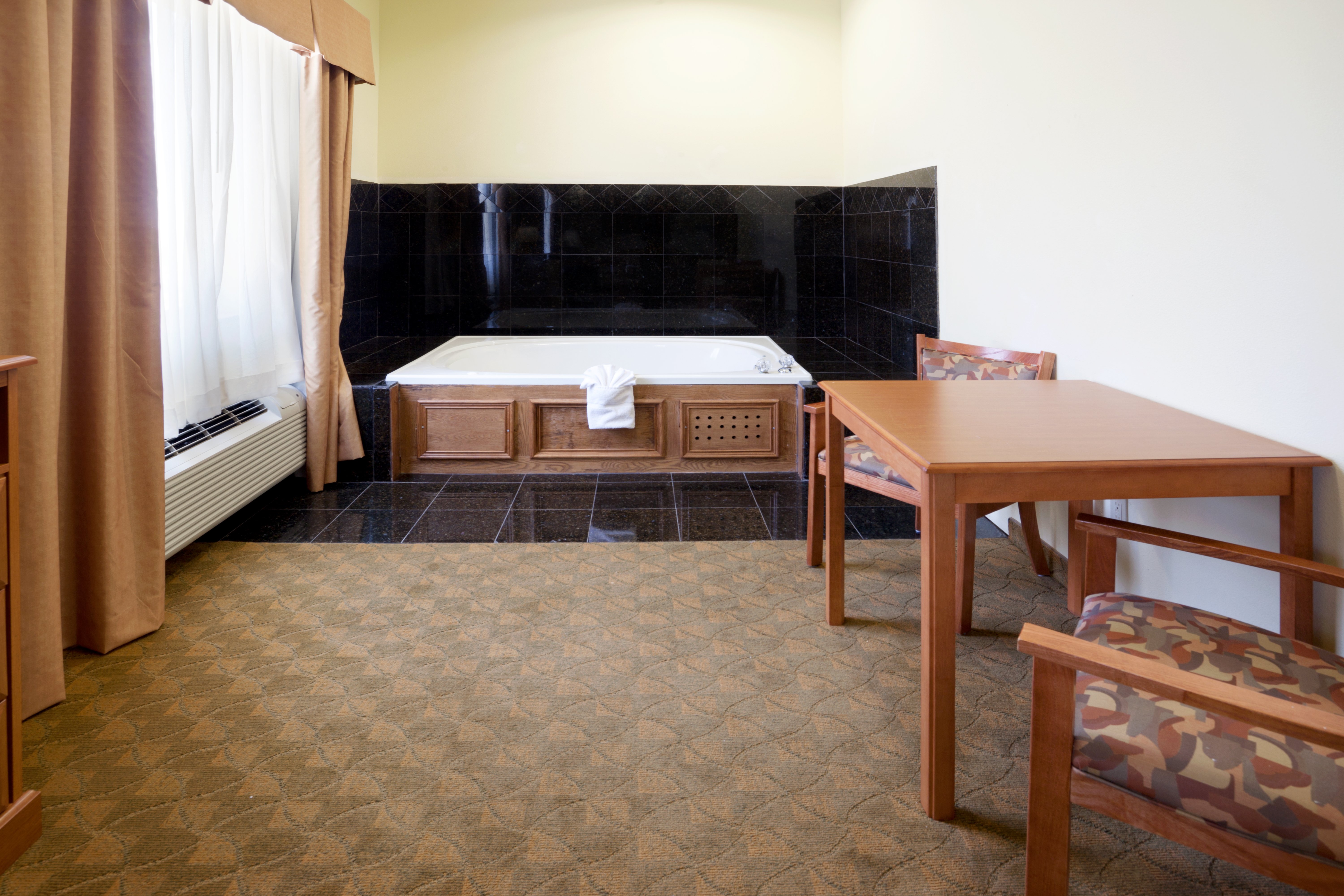 Holiday Inn Express Hotel Suites Zapata 12/27