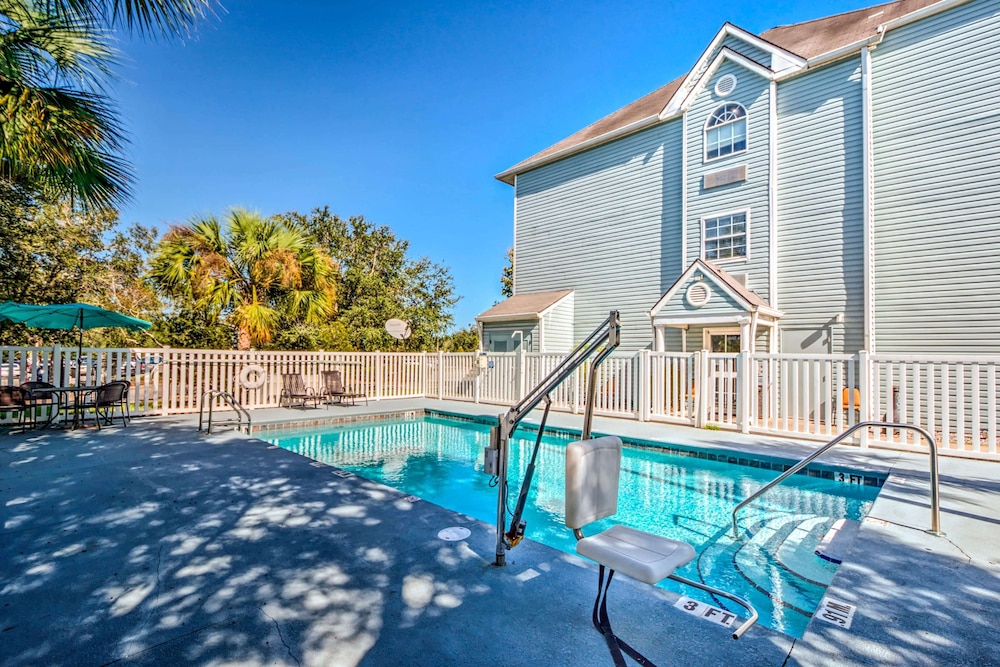 Microtel Inn Suites By Wyndham Zephyrhills 4/48