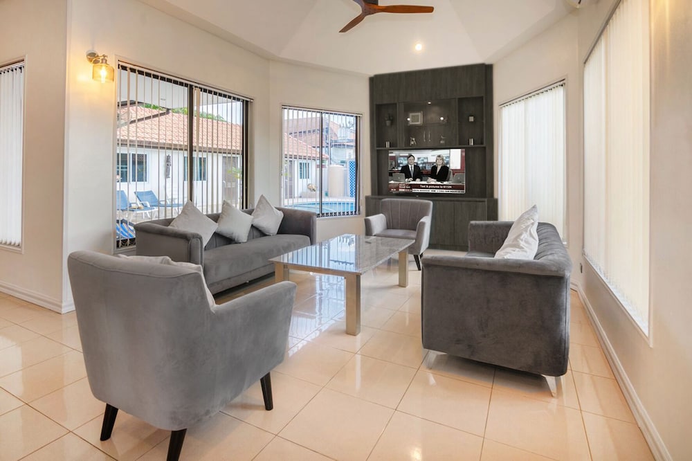 Pattaya Hill 2 32/50