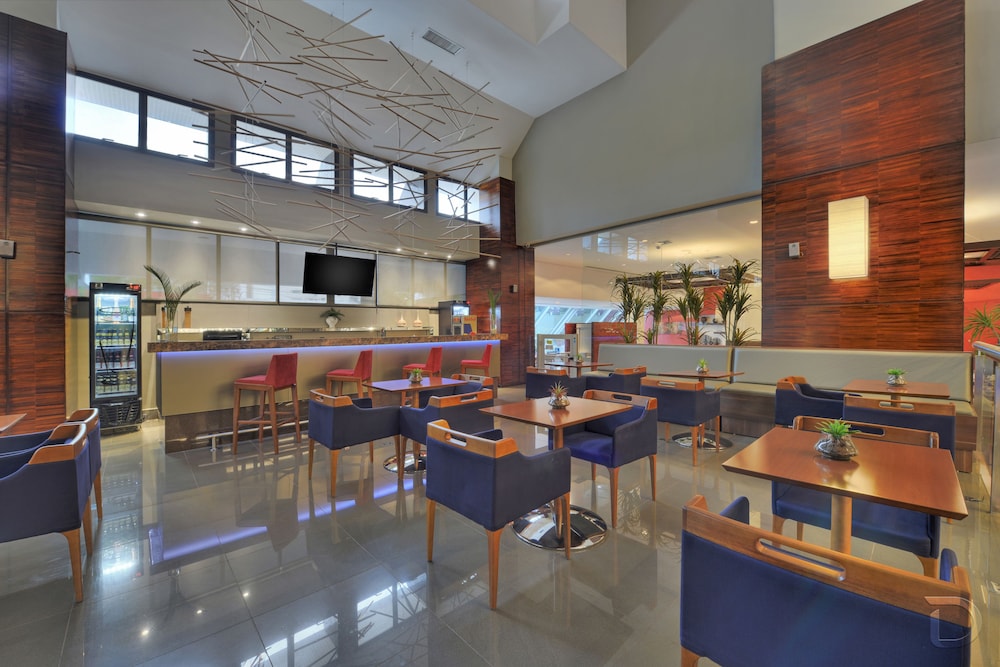 Hotel Deville Prime Cuiaba 68/86