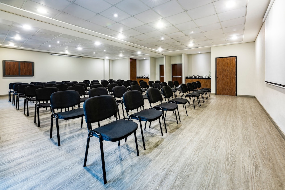 City Express Plus by Marriott Cali Colombia 59/66