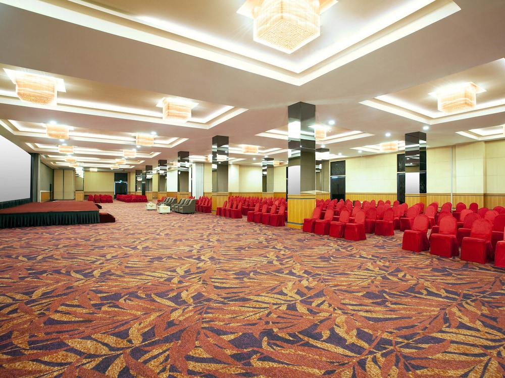 Platinum Balikpapan Hotel Convention Hall 63/64