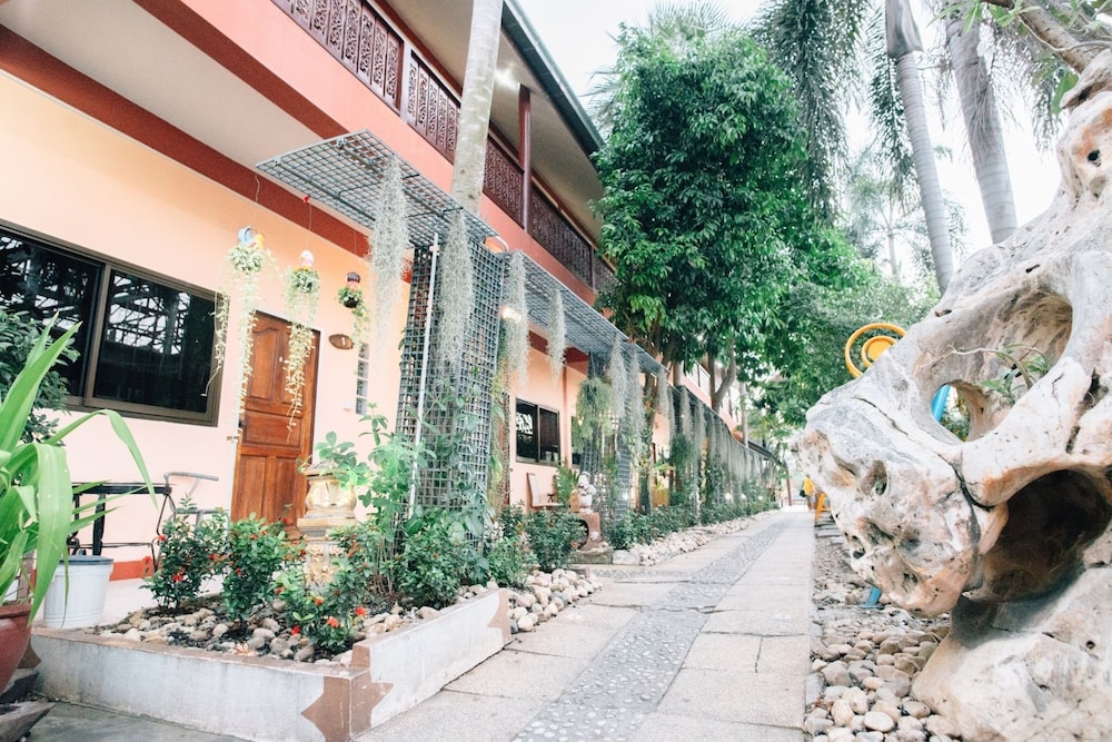 Noble Night Guesthouse Kanchanaburi 9/55