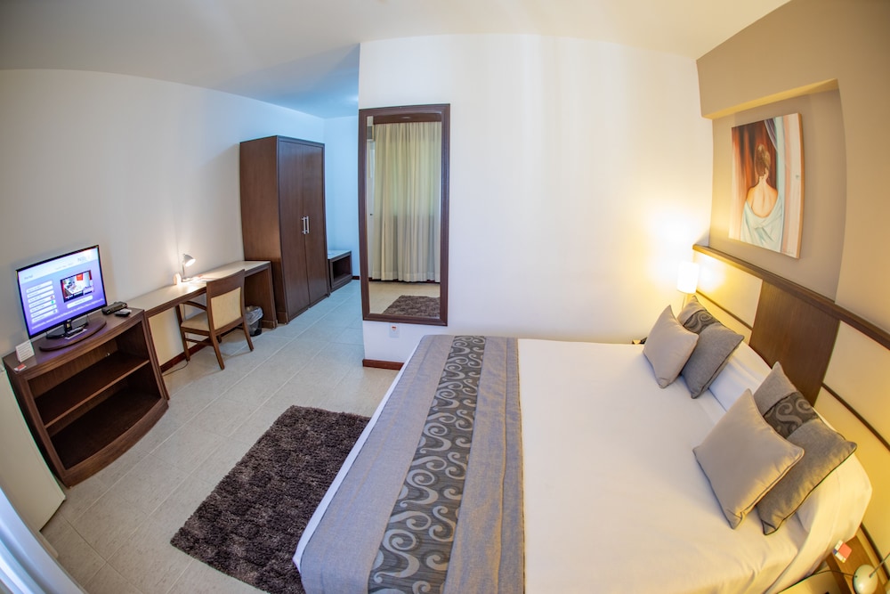 Mondrian Suite Hotel 38/82