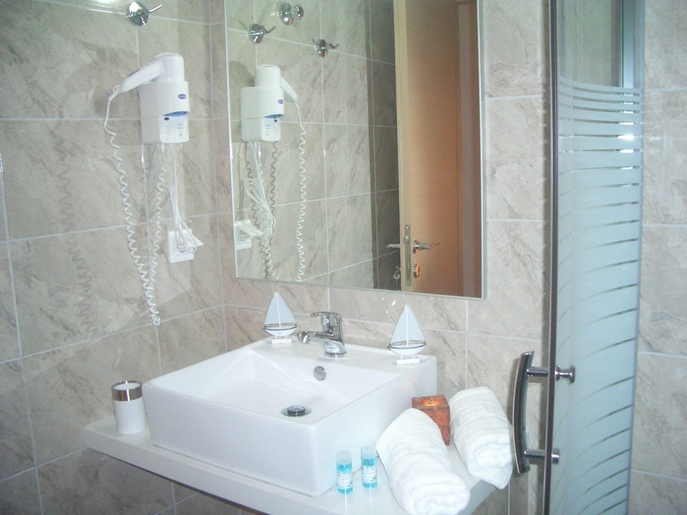 Voula Hotel 18/74