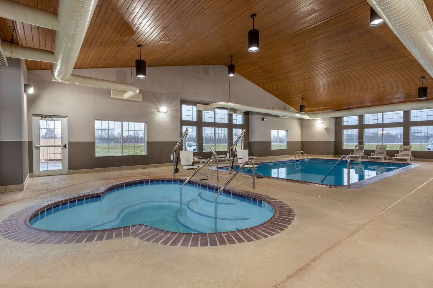 Americinn By Wyndham Fulton Clinton 11/23
