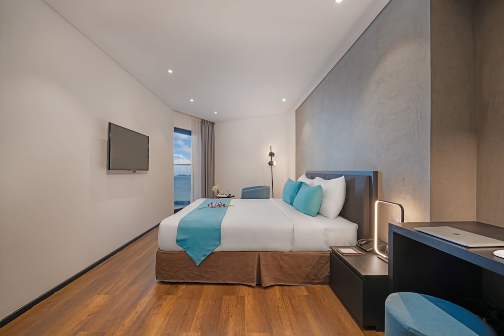 The Code Hotel And Spa 12/50
