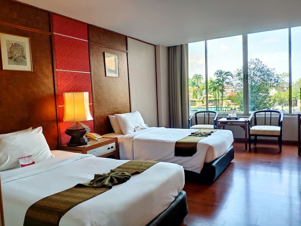 Chiang Mai Orchid Hotel 10/64