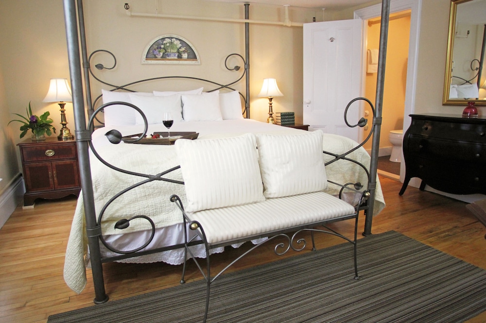 The Kennebunk Inn 28/50