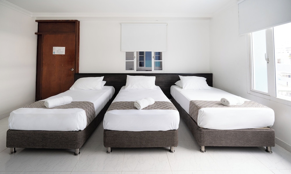 ROOM, TRIPLE