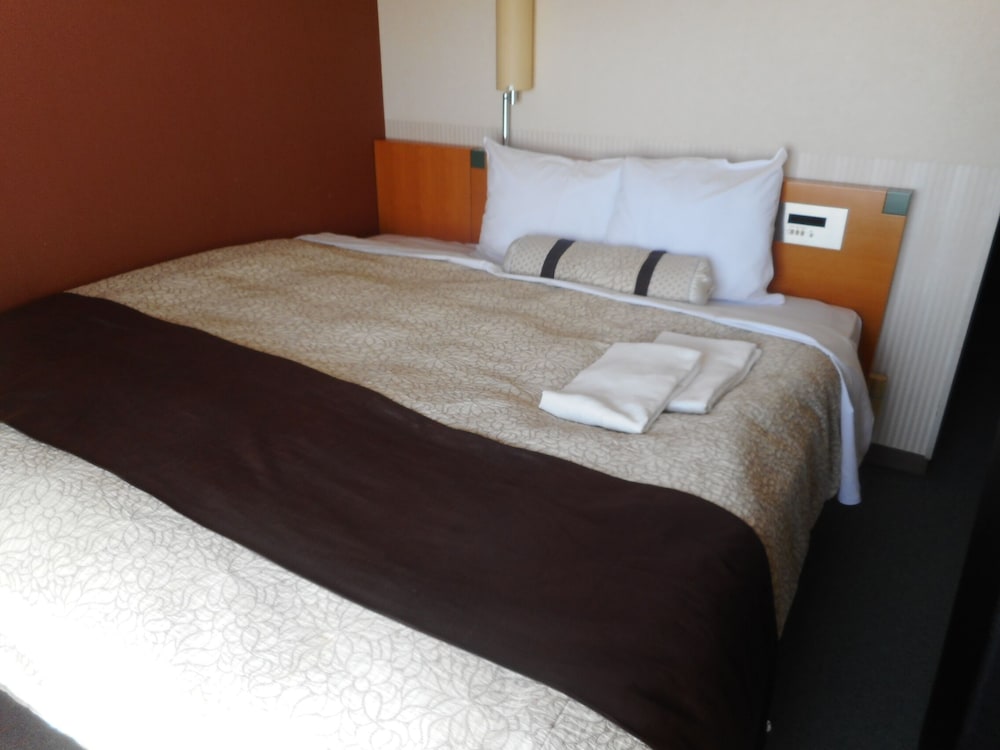 ROOM, DOUBLE BED
