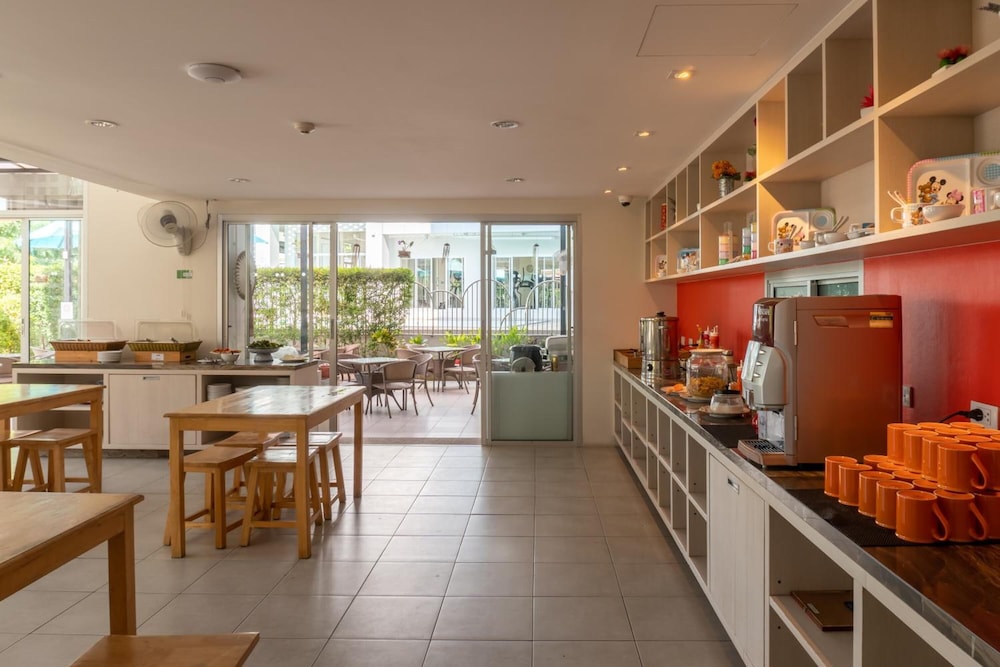 Recenta Suite Phuket Suanluang 37/50