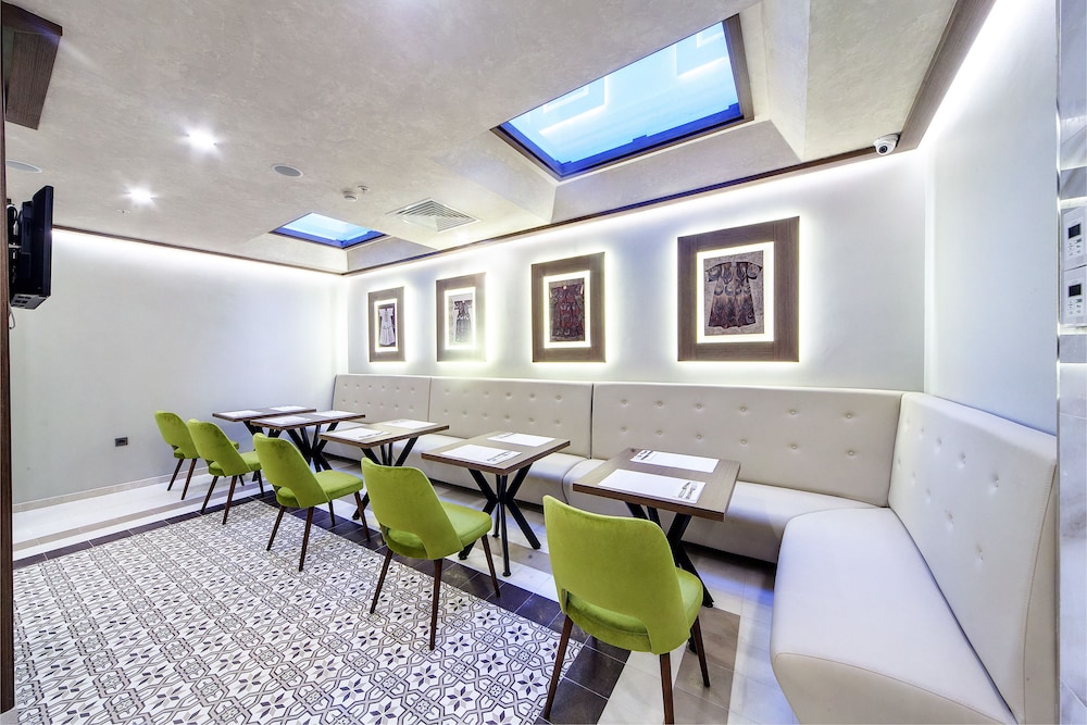 Mukarnas Taksim Hotel 61/68