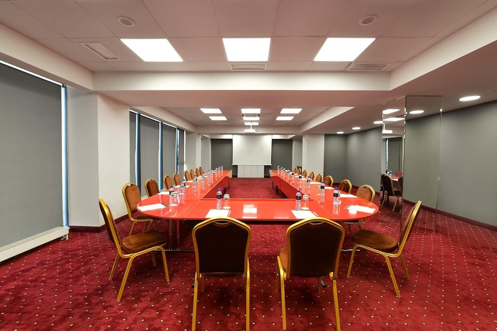 Opera Suite Hotel 46/50