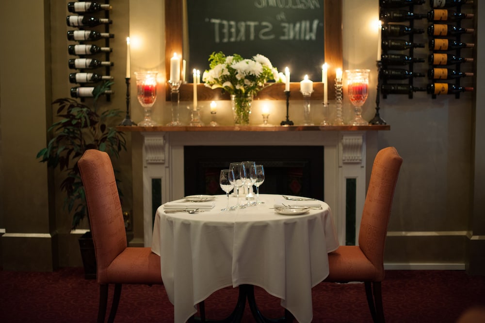 The County Hotel 35/50