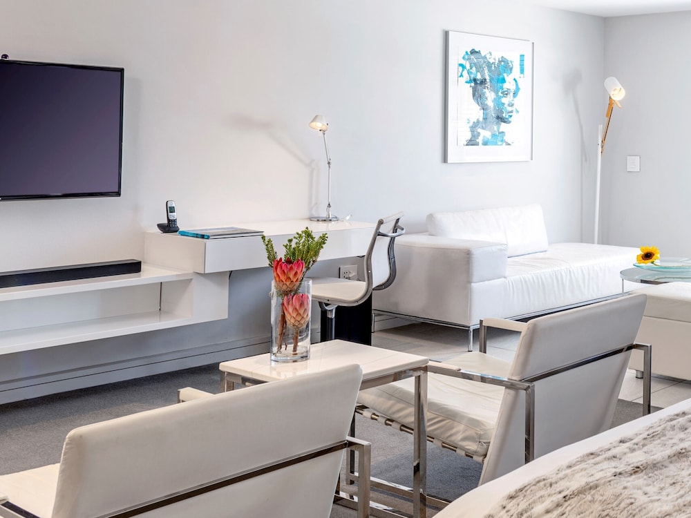 South Beach Camps Bay 34/44