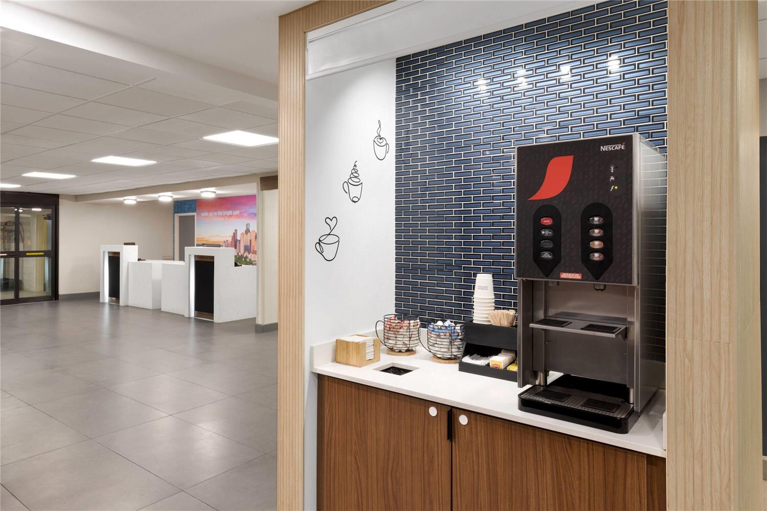 La Quinta Inn & Suites by Wyndham Houston Stafford Sugarland 3/17