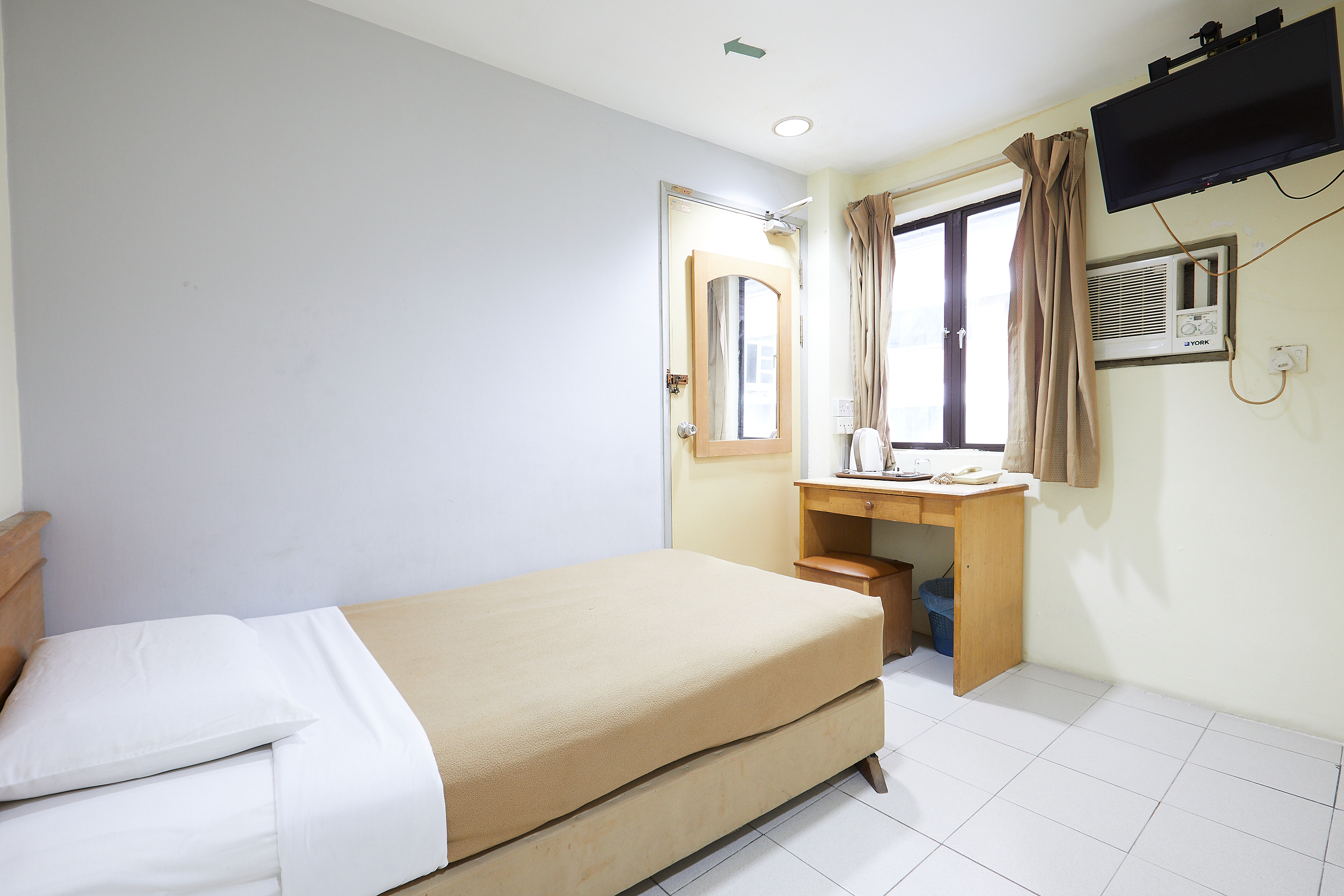 غرفة قياسية مفردة
