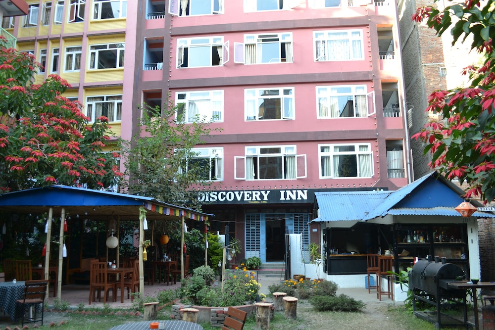 Hotel Discovery Inn 3/49