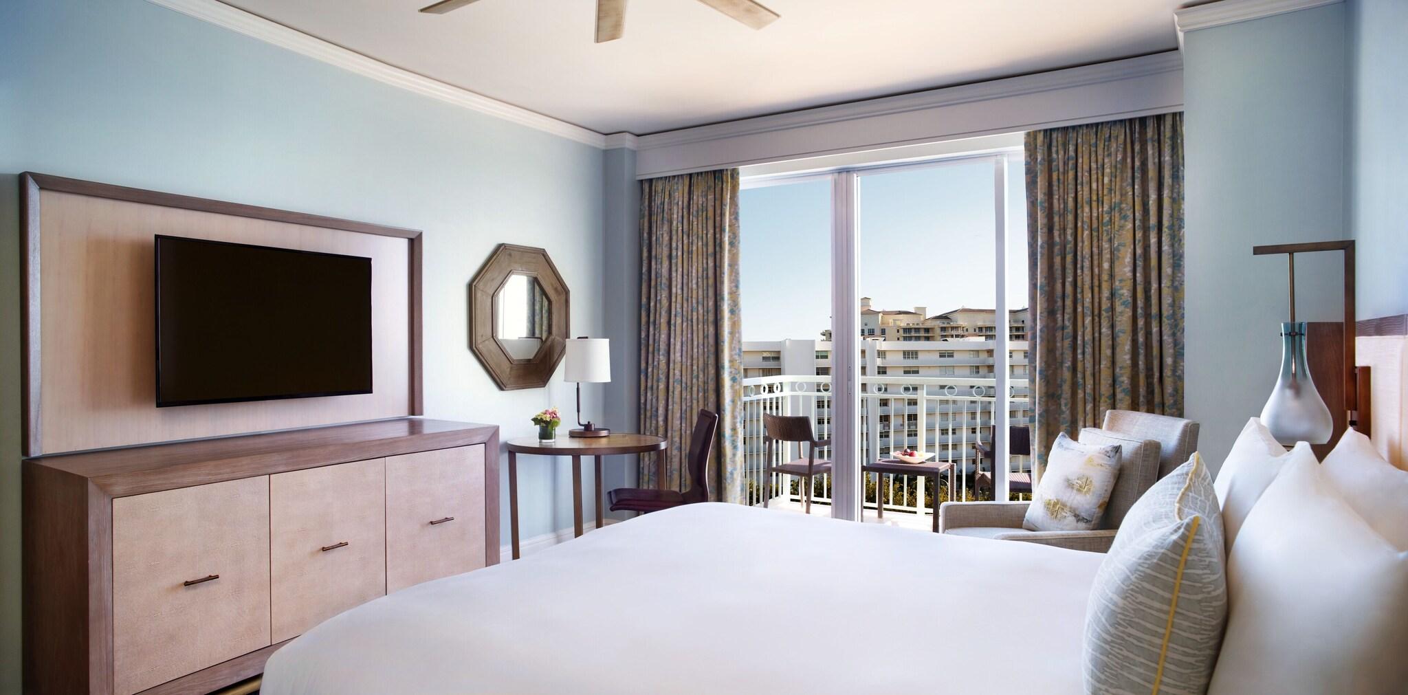 غرفة بسرير كينج لذوي الإعاقة، The Ritz Carlton Key Biscayne 4/6