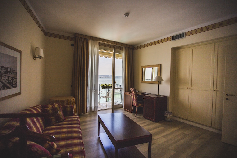 Hotel Sirmione E Promessi Sposi 47/69