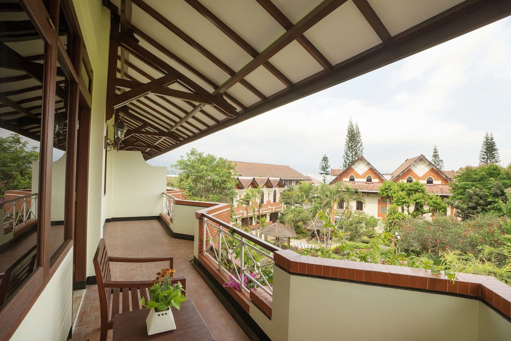 Royal Hotel and Villa Batu 6/61