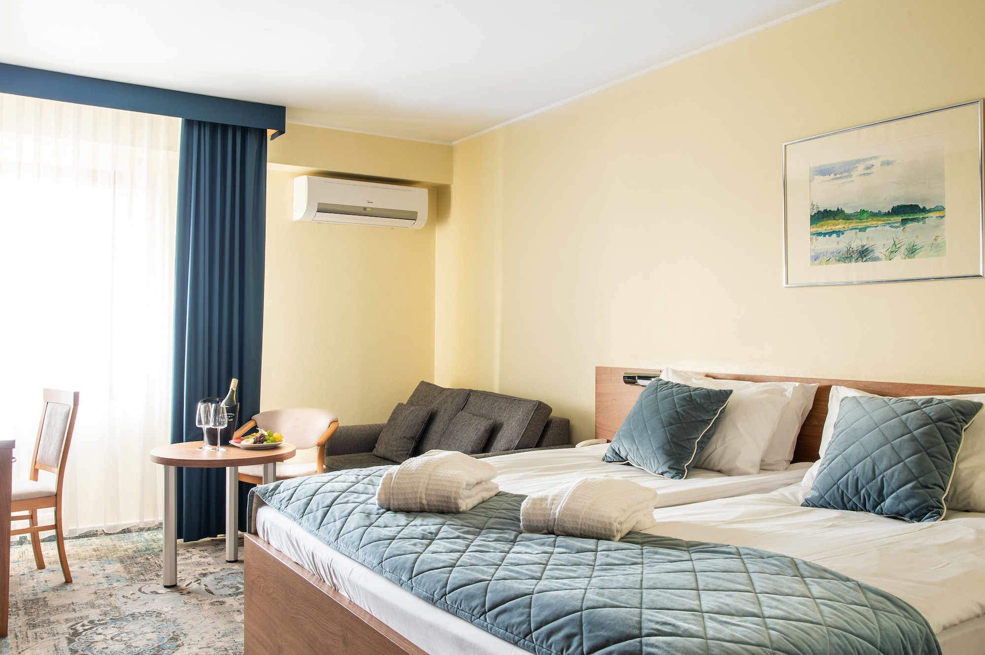 غرفة سوبيريور بسريرين منفصلين مع أريكة، Mragowo Resort And Spa 2/4