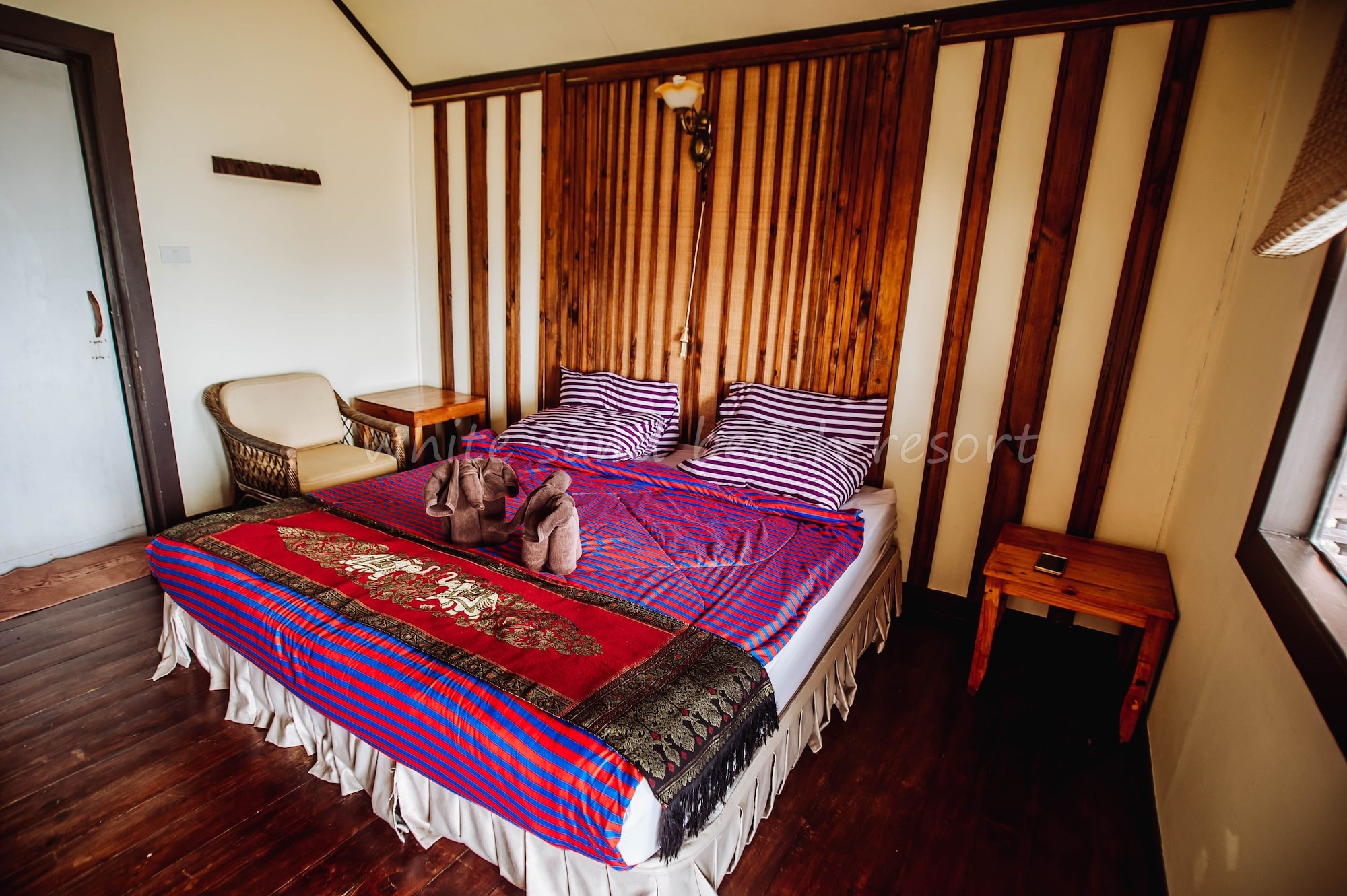 ROOM, BEACH FRONT