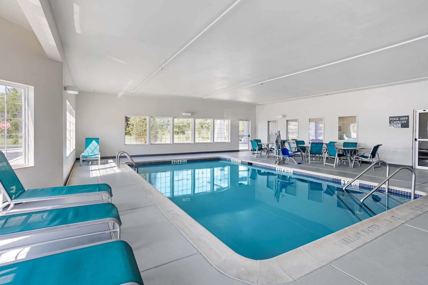 Comfort Inn & Suites Harrisburg-Hershey North 18/24
