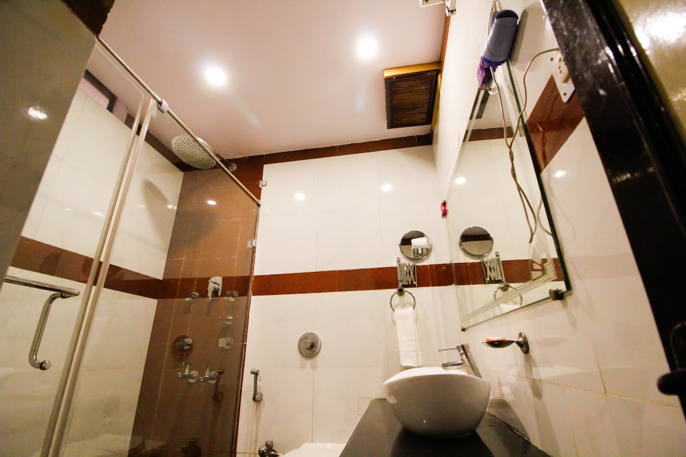 HOTEL RISHI REGENCY 31/32