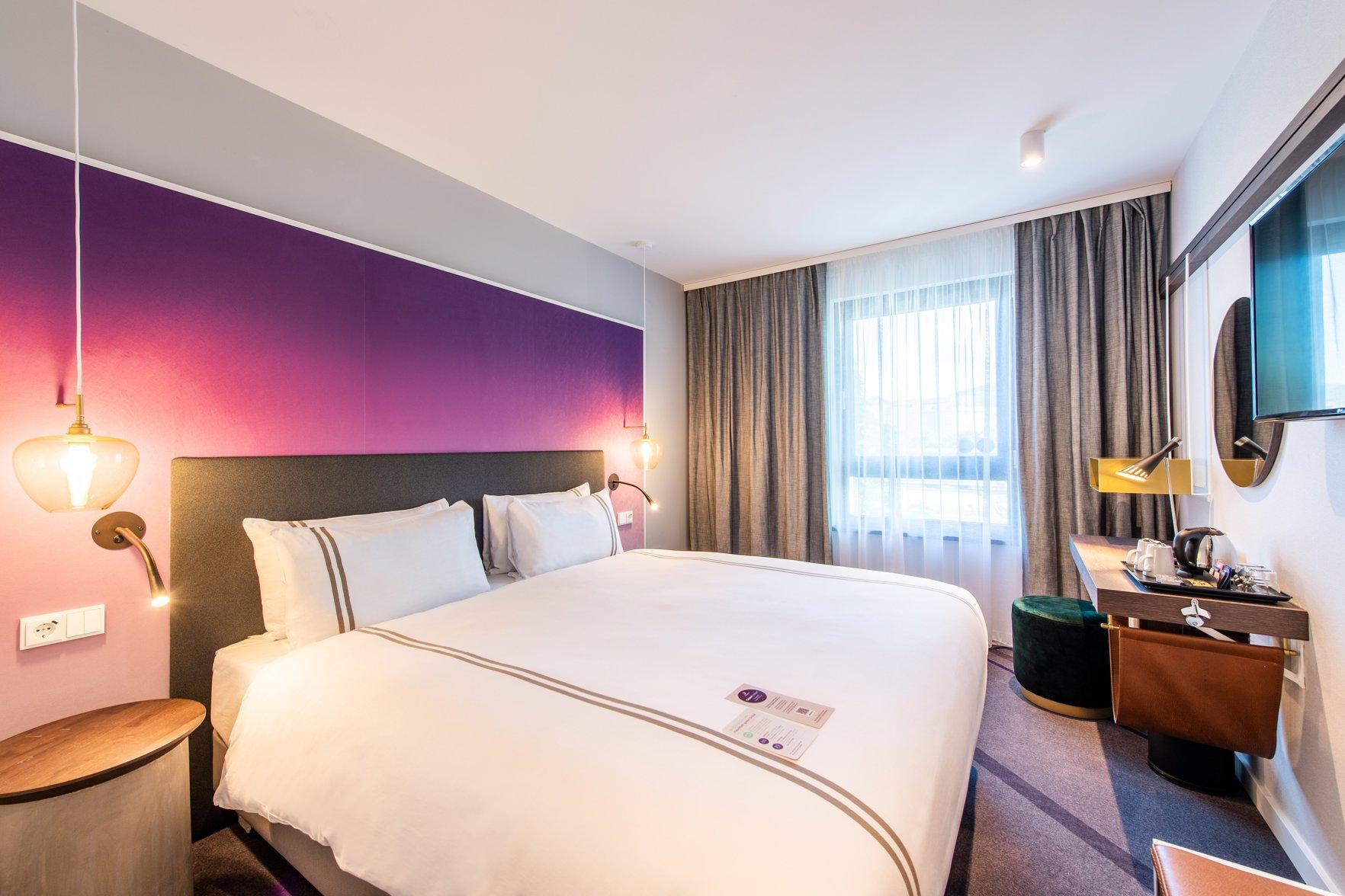 Wet, Double Bed, Accessible