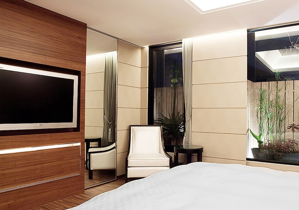 Royal Group Hotel Chun Shan Branch 13/29