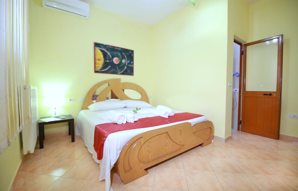 My Home Guest House 16/46