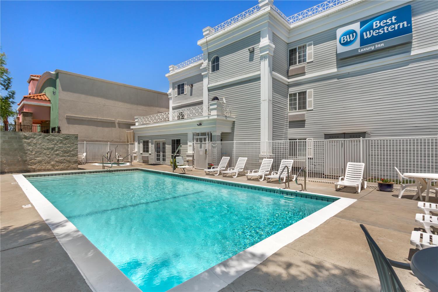 Best Western Luxury Inn 37/37
