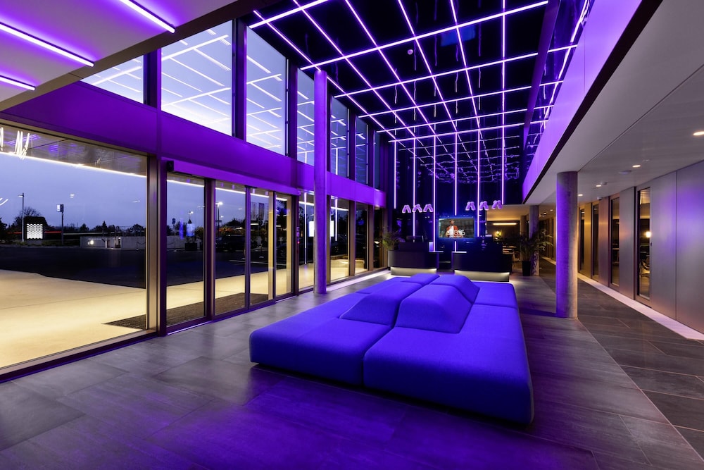 YOTEL Geneva Lake, Select by Hilton 35/59