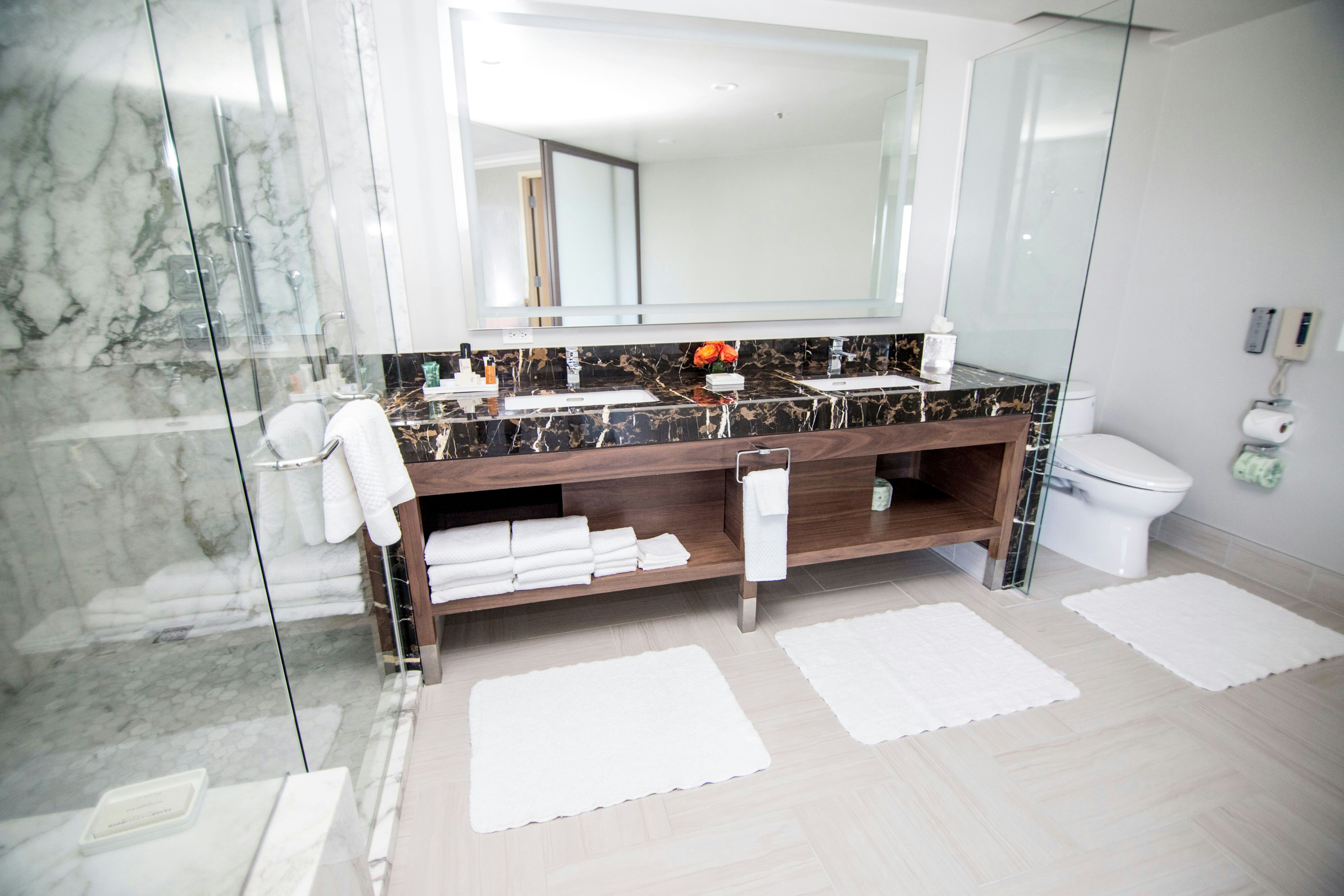 Director, Suite, King Bed