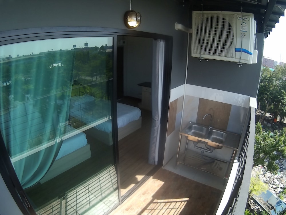 Na Siri Lakeview 5/52