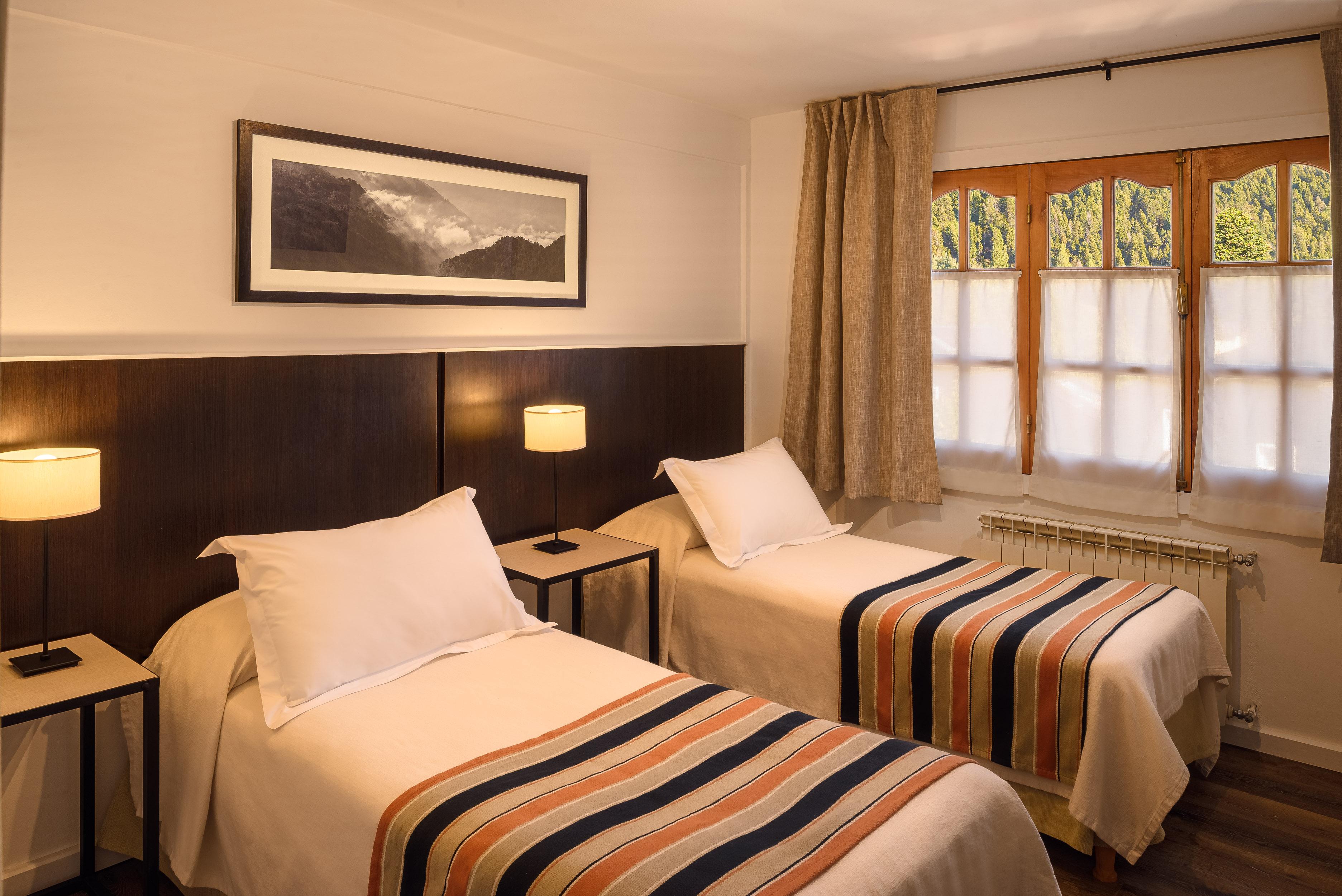 Standard, Twin Beds, Street View