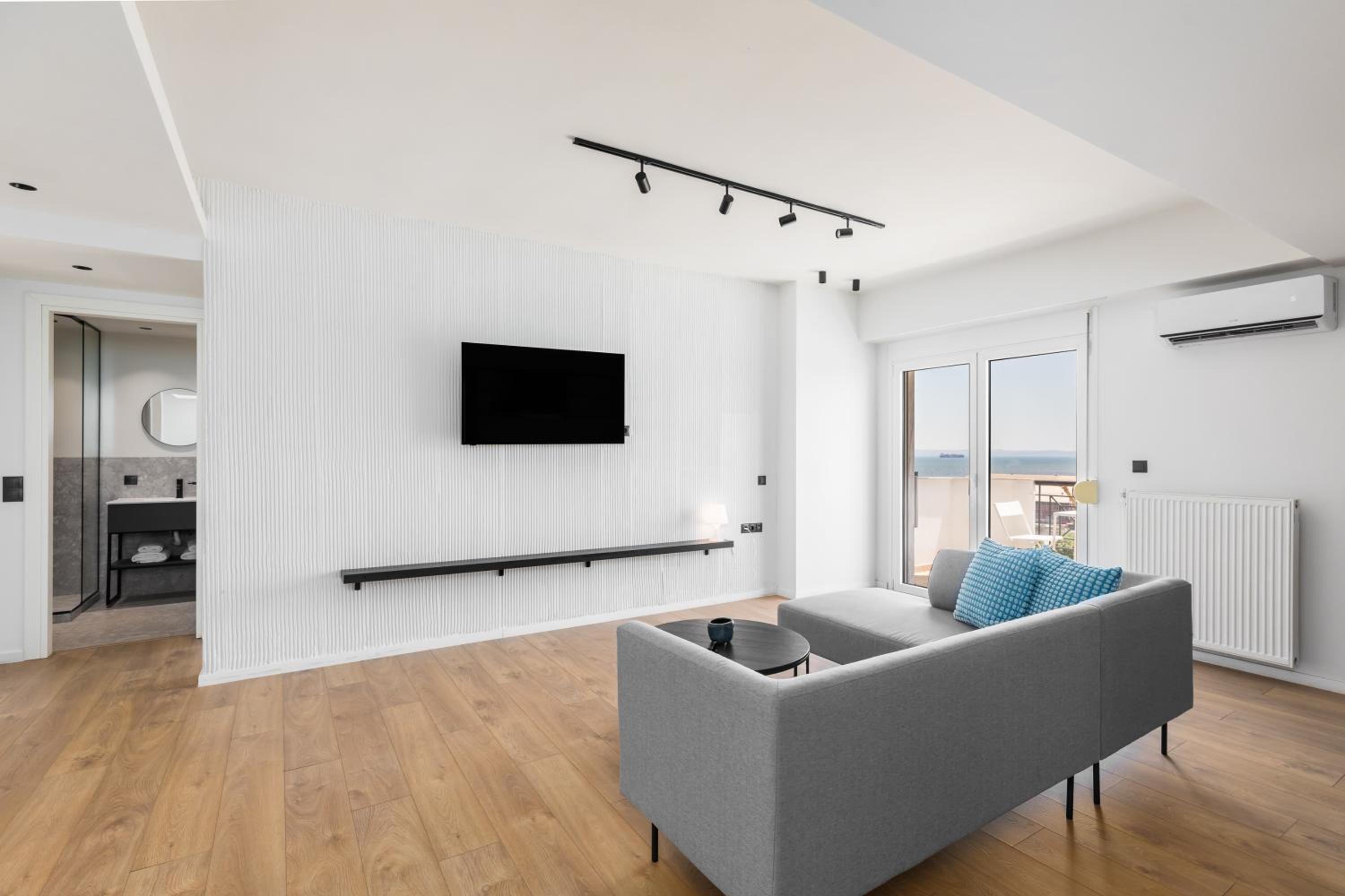 Celine: Apartments in the center 7/14