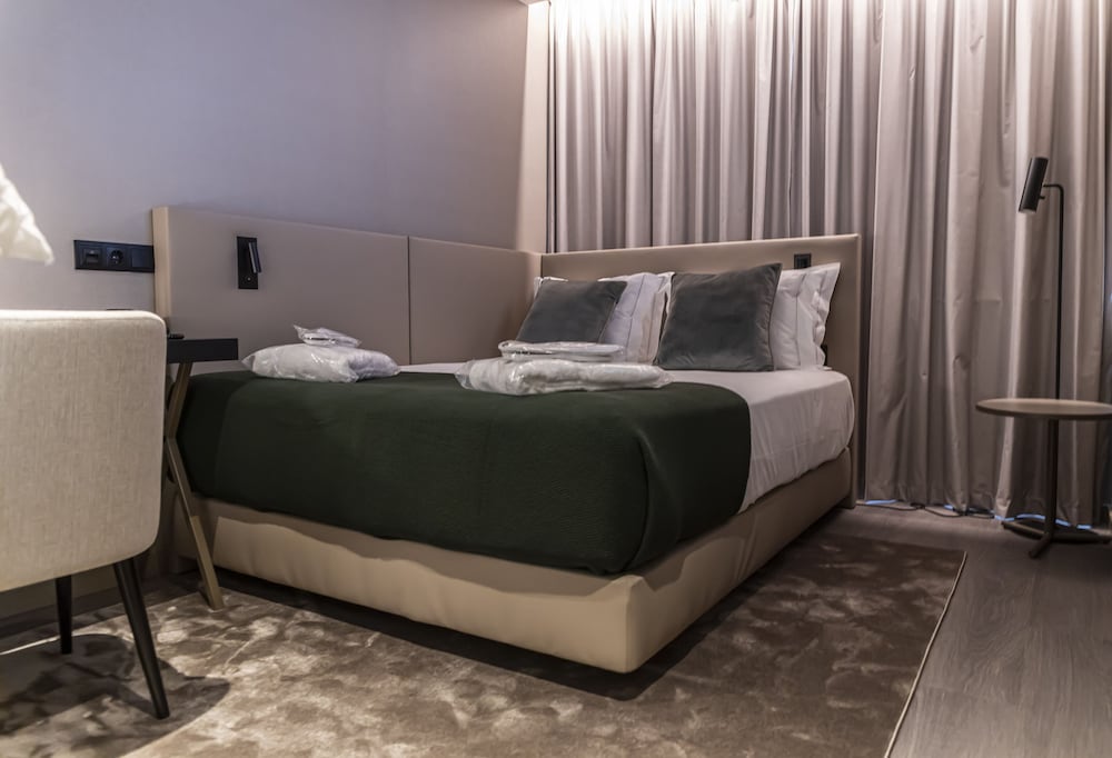 Omid Saldanha Hotel 5/33