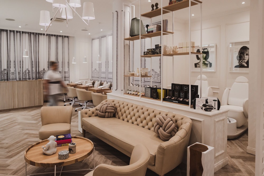 The Marly Hotel 24/34