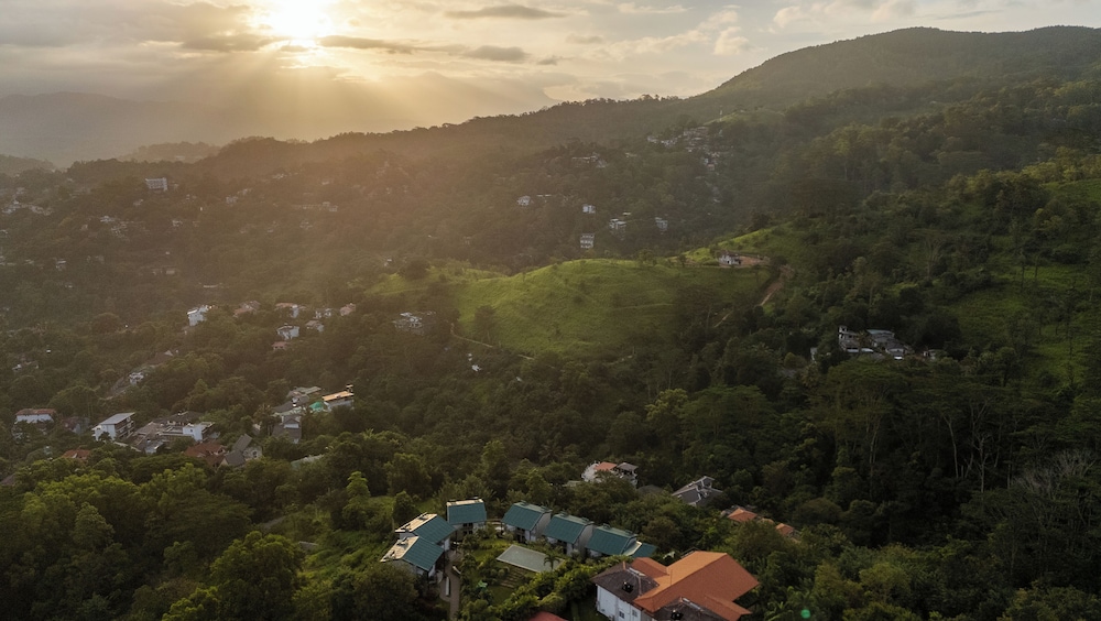 Fox Resorts Kandy 42/49