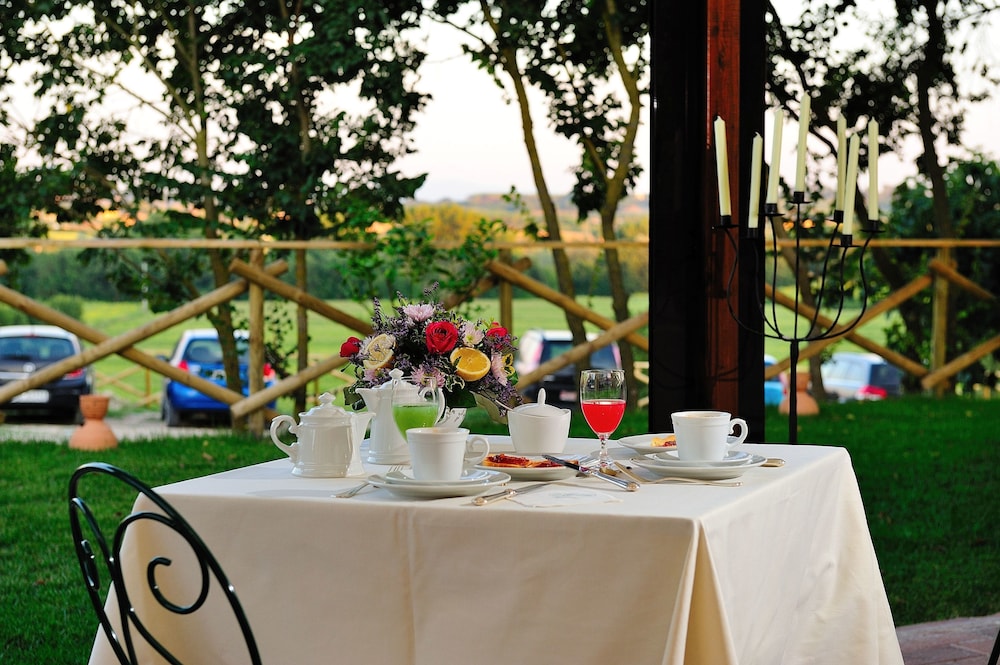 Borgo Mandoleto Hotel 40/50