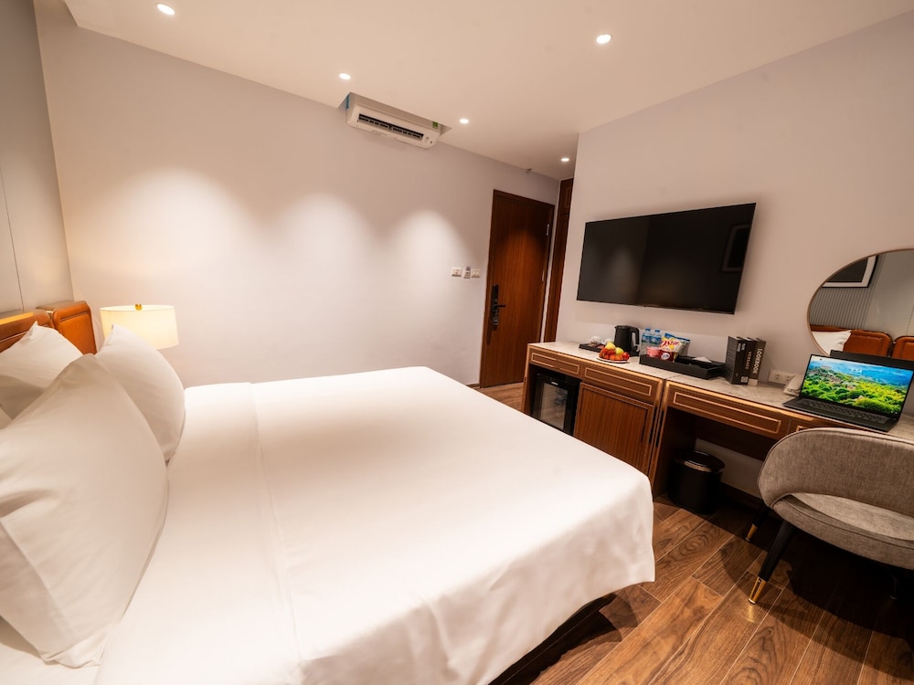 غرفة ديلوكس بسرير كينج بإطلالة على المدينة، San Seize Hanoi Hotel 4/10