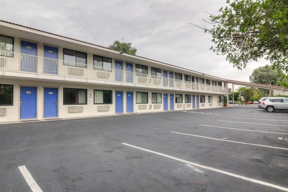 Motel6 Camarillo, CA 62/71