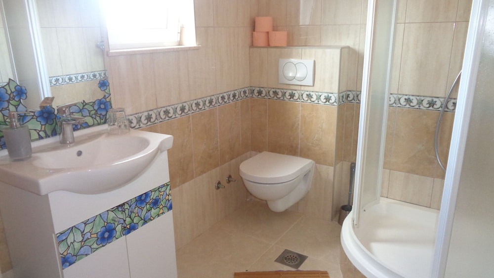 APARTMENTS MORETA 49/50