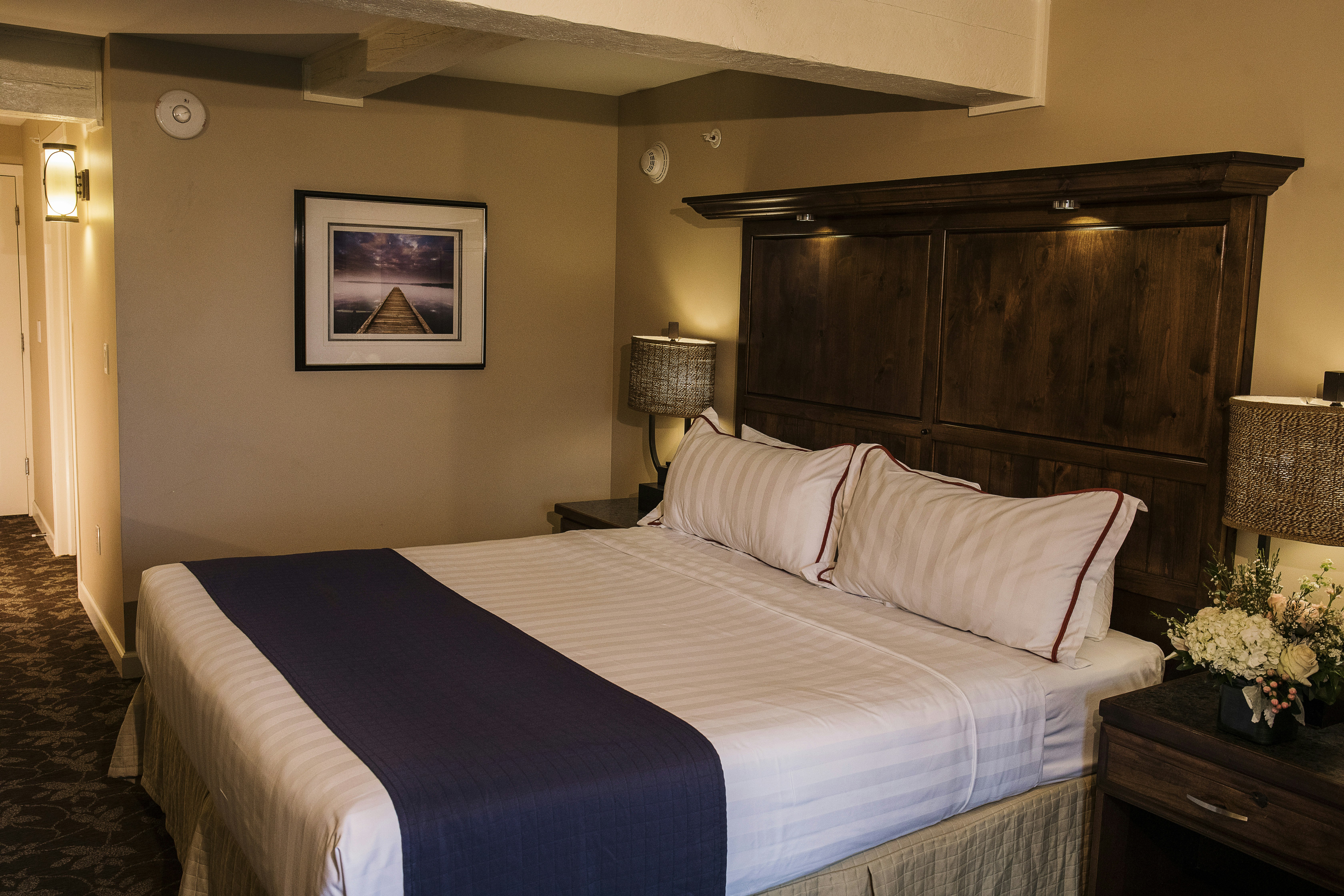 Lakewood, King Bed