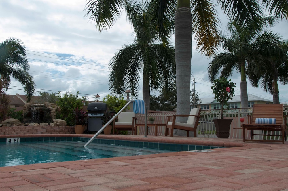 Hibiscus Suites - Gateway to Siesta Key 7/44