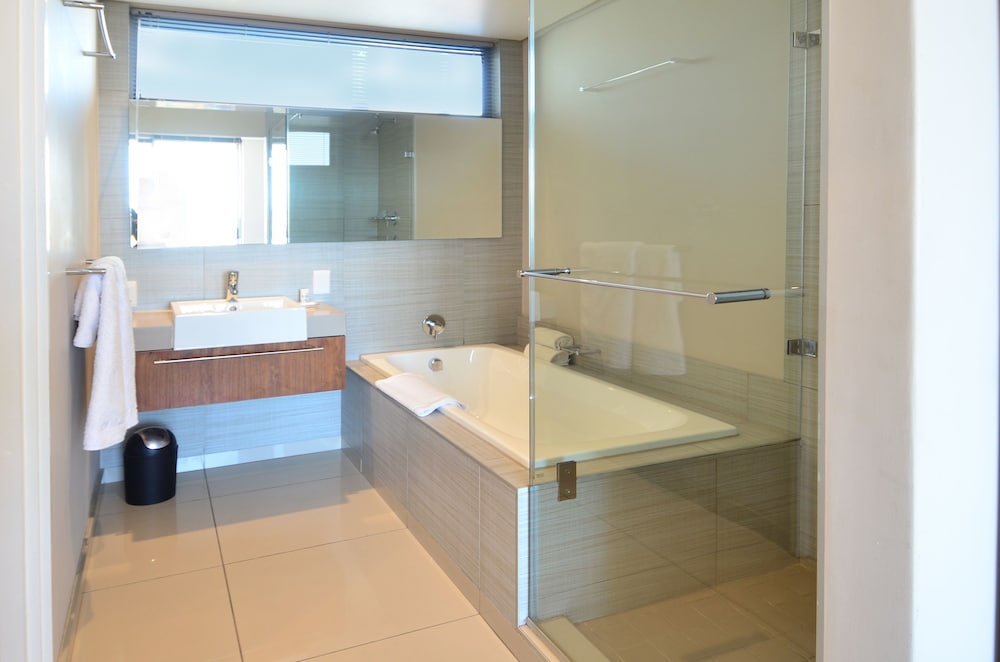 214 Harbour Bridge 38/41